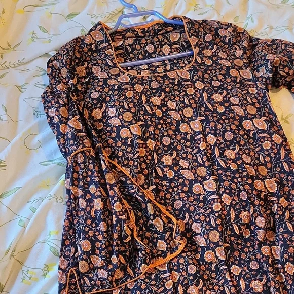 Floral Patterned Dress - Picture 2 of 3